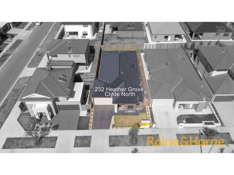 232 Heather Grove, Clyde North VIC 3978