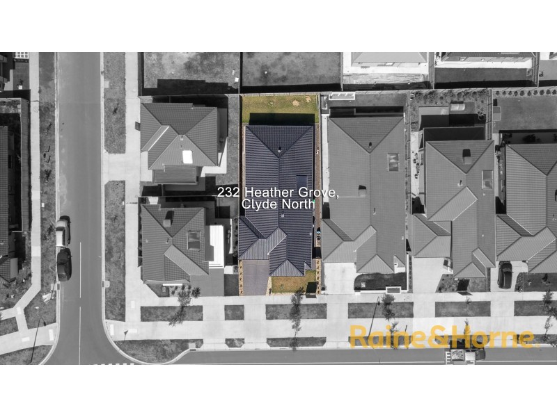 232 Heather Grove, Clyde North VIC 3978