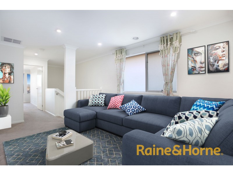 8 St Gwinear Lane, Cranbourne North VIC 3977