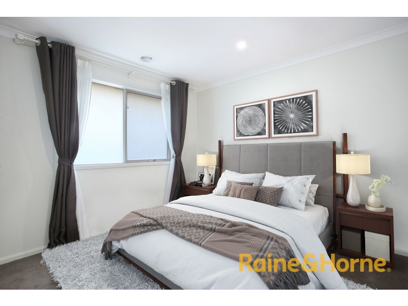 8 St Gwinear Lane, Cranbourne North VIC 3977