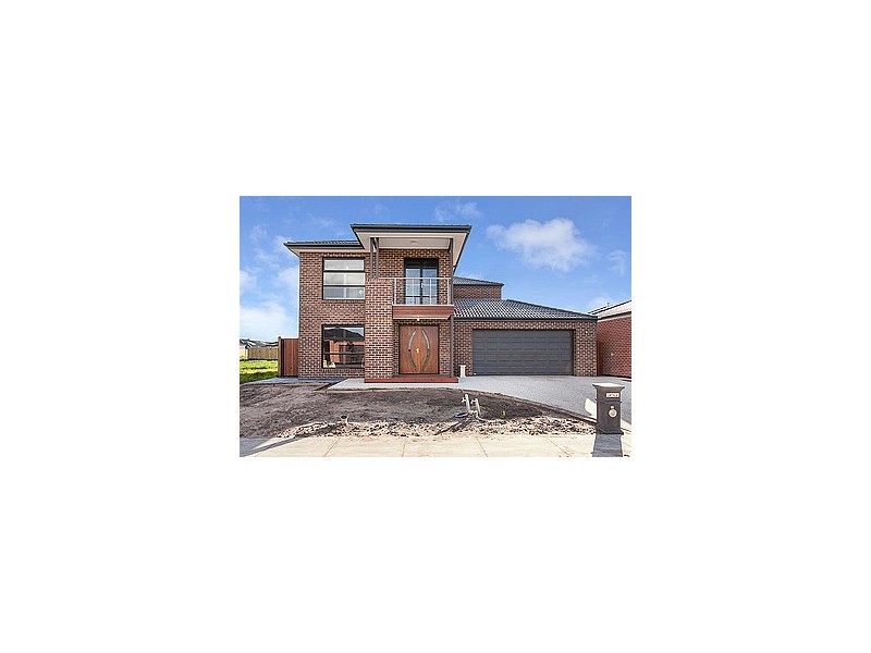 11 Celsius Drive, Cranbourne North VIC 3977