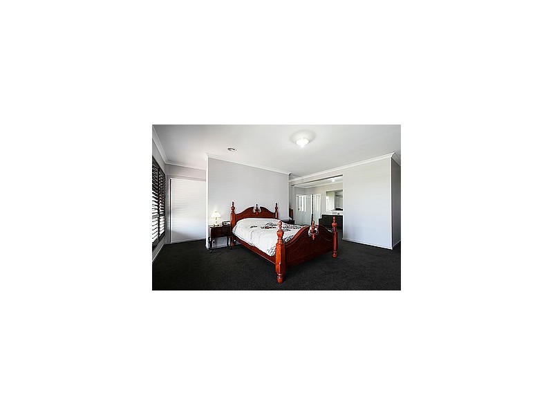 11 Celsius Drive, Cranbourne North VIC 3977