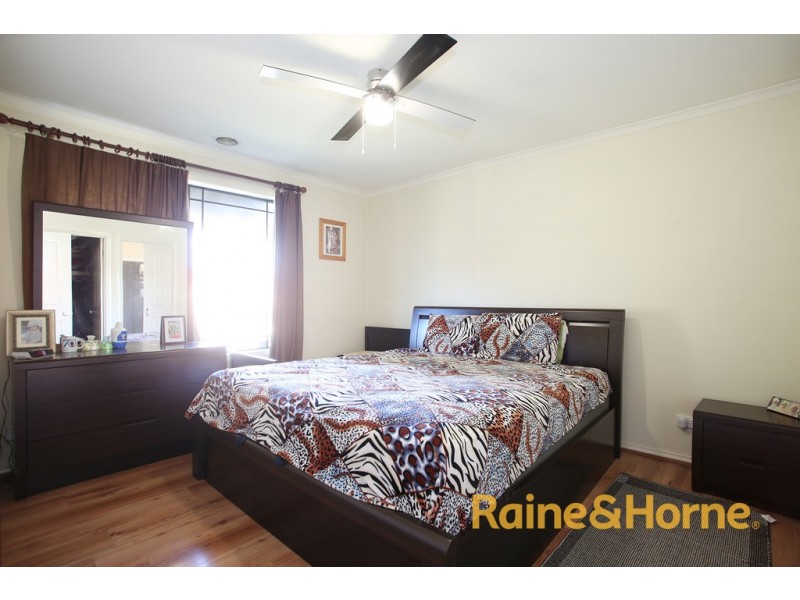 17 Lisburn Way, Berwick VIC 3806