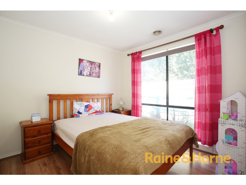 17 Lisburn Way, Berwick VIC 3806