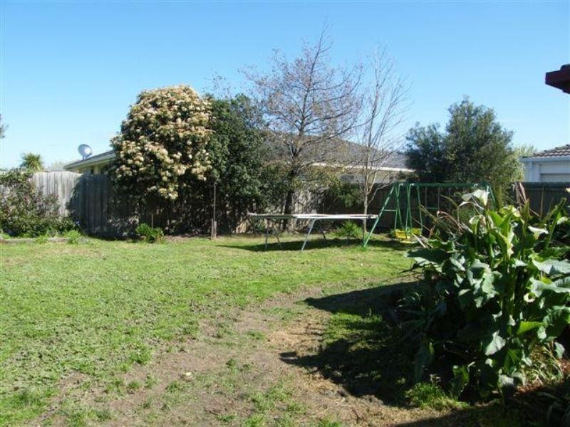 43 Sneddon Drive, Narre Warren South VIC 3805