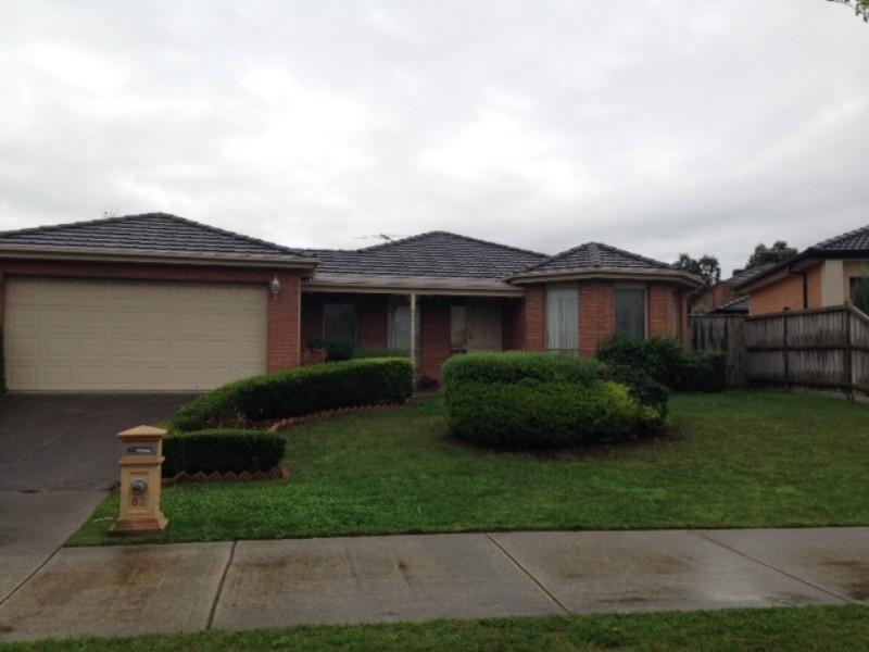 82 Robinswood Parade, Narre Warren South VIC 3805