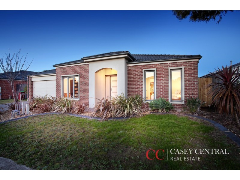 2 Maplewood Court, Cranbourne North VIC 3977