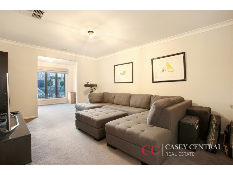 2 Maplewood Court, Cranbourne North VIC 3977