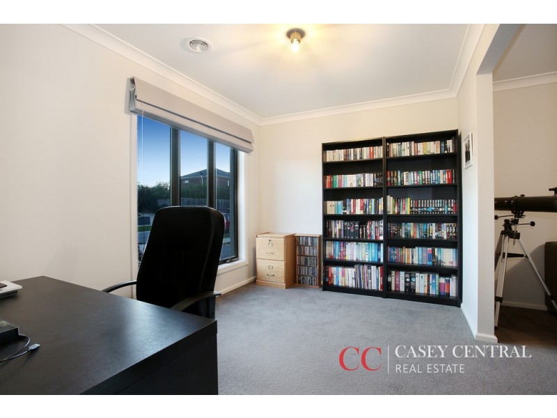 2 Maplewood Court, Cranbourne North VIC 3977