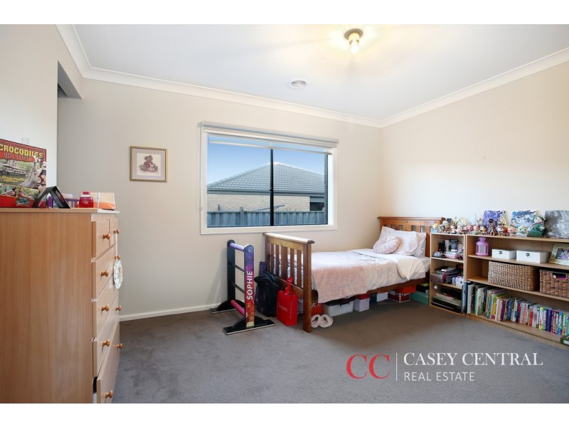 2 Maplewood Court, Cranbourne North VIC 3977