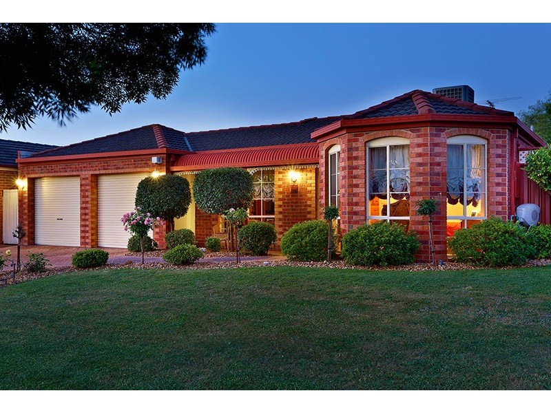 2 Lennon Circuit, Narre Warren South VIC 3805