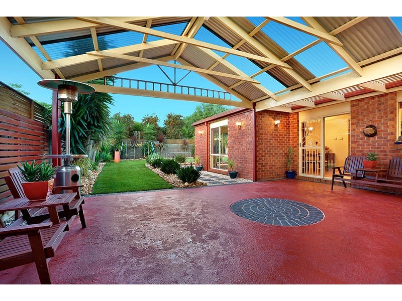 2 Lennon Circuit, Narre Warren South VIC 3805