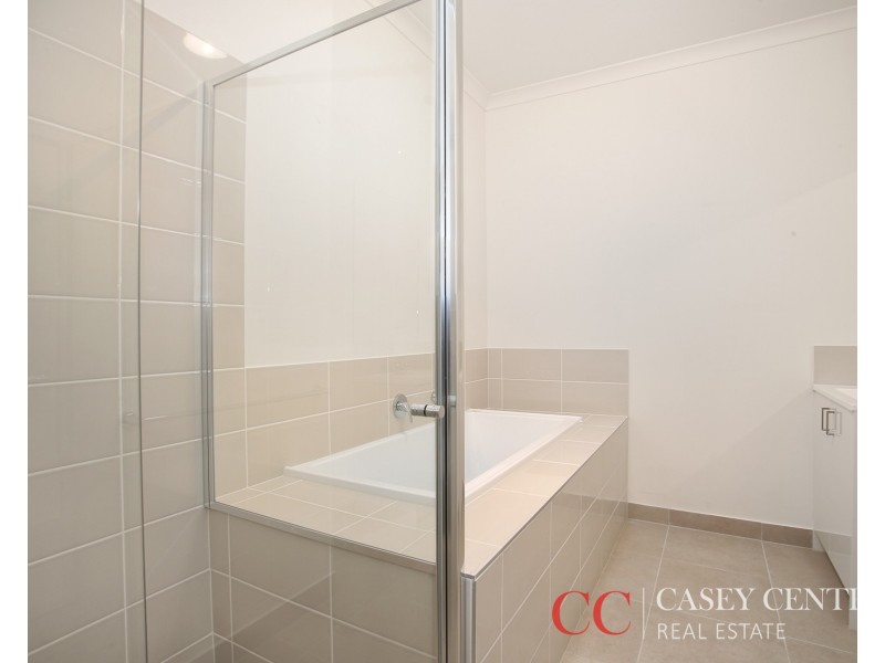 21 Cabernet Way, Pakenham VIC 3810