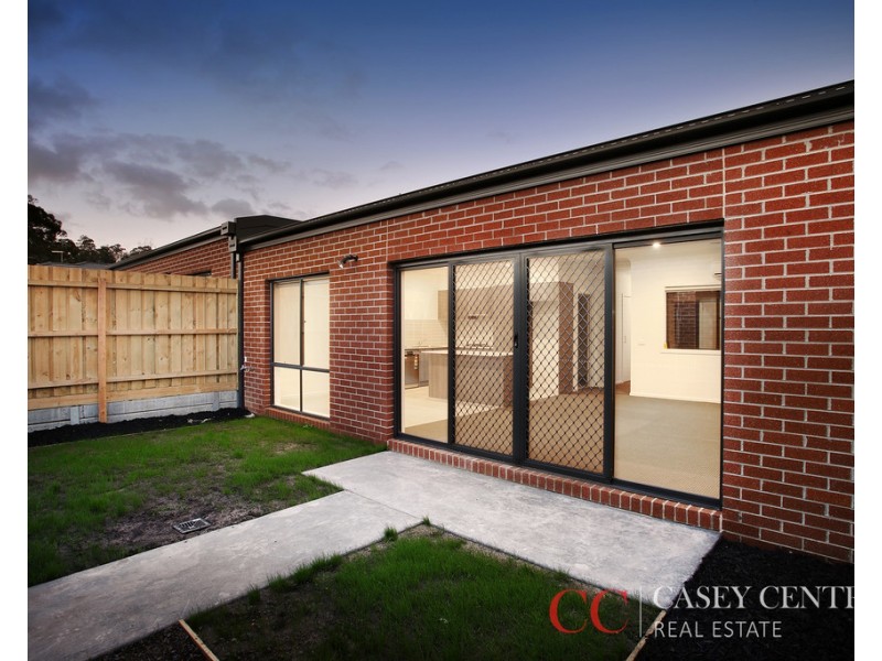 21 Cabernet Way, Pakenham VIC 3810