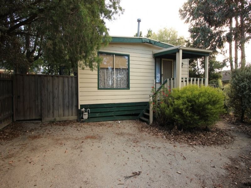 8 Sweeney Drive, Narre Warren VIC 3805