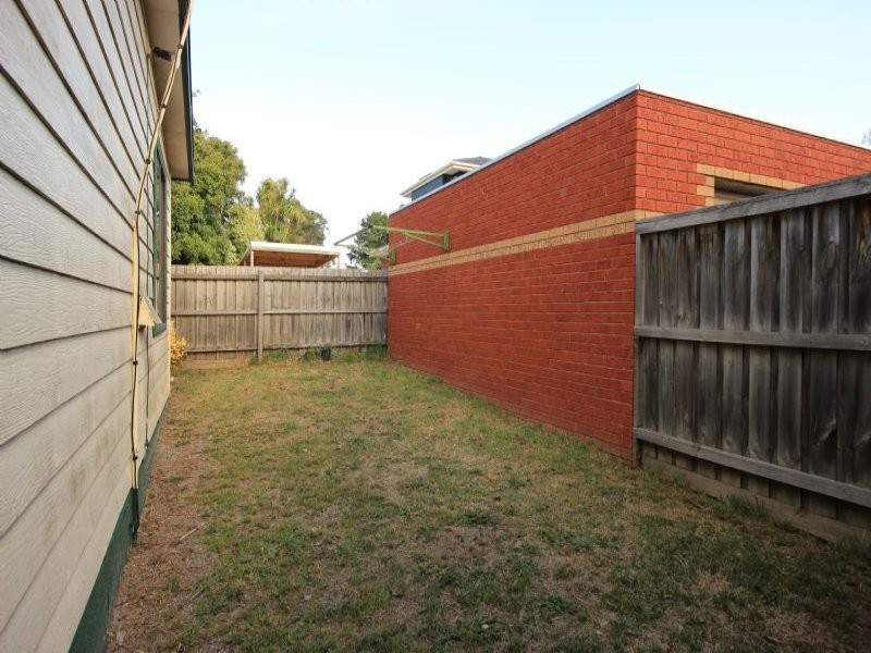 8 Sweeney Drive, Narre Warren VIC 3805