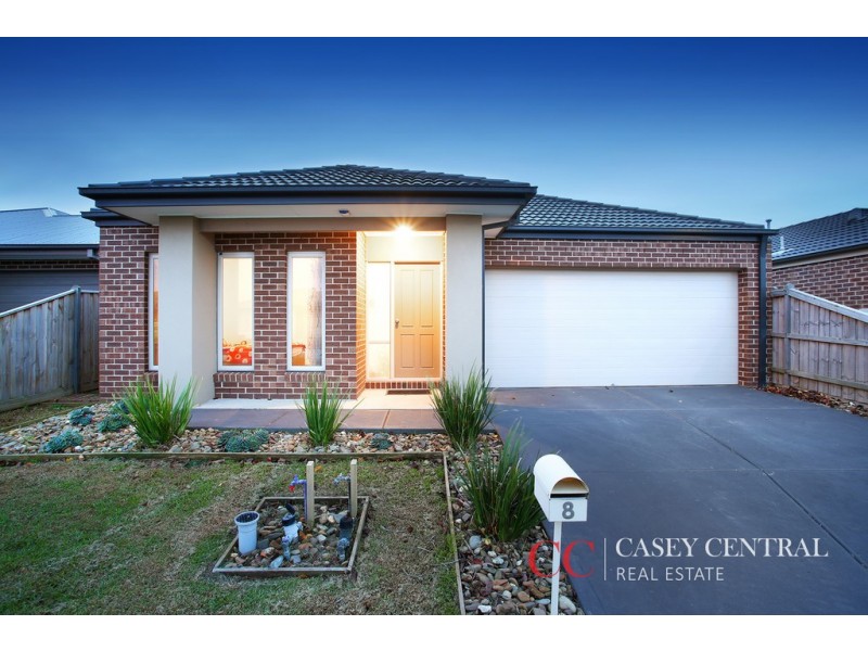 8 Campaspe Street, Clyde North VIC 3978
