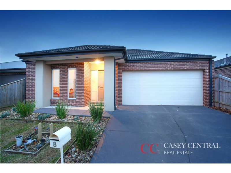 8 Campaspe Street, Clyde North VIC 3978