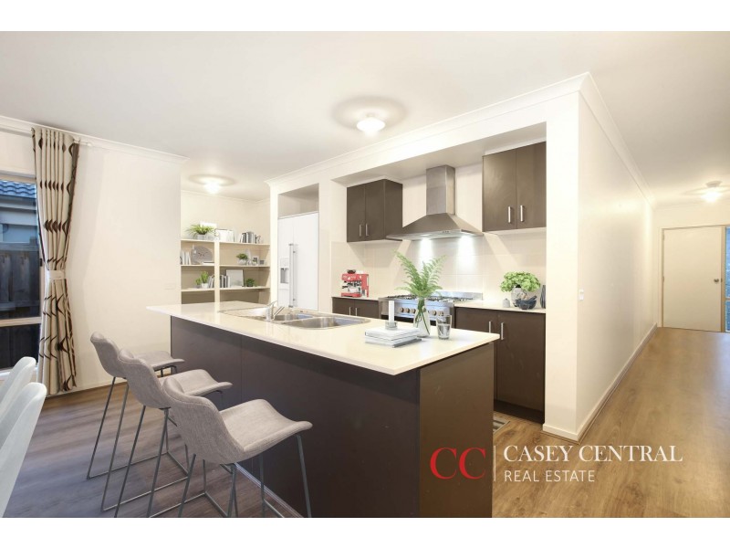 8 Campaspe Street, Clyde North VIC 3978