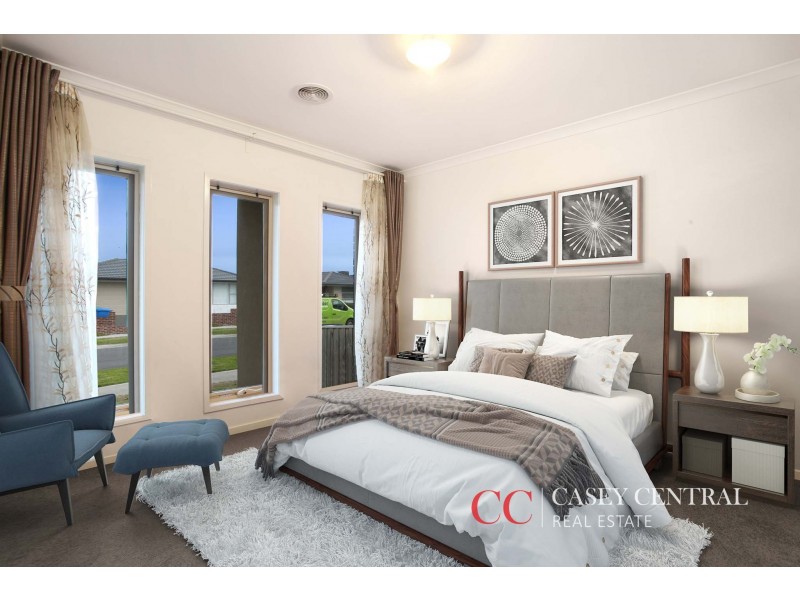 8 Campaspe Street, Clyde North VIC 3978