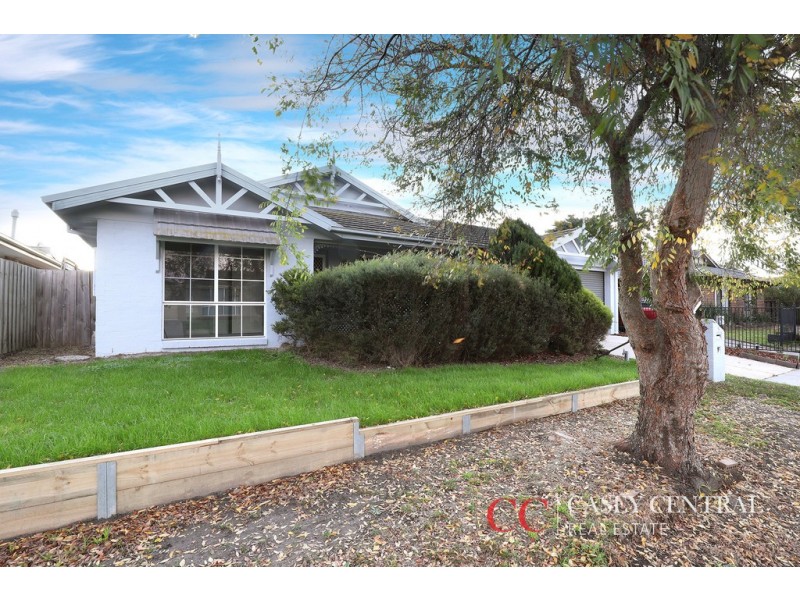 5 Samantha Crescent, Cranbourne North VIC 3977