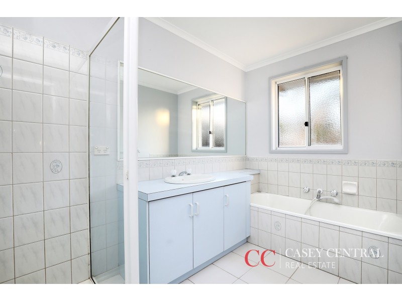 5 Samantha Crescent, Cranbourne North VIC 3977