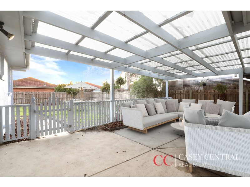 5 Samantha Crescent, Cranbourne North VIC 3977
