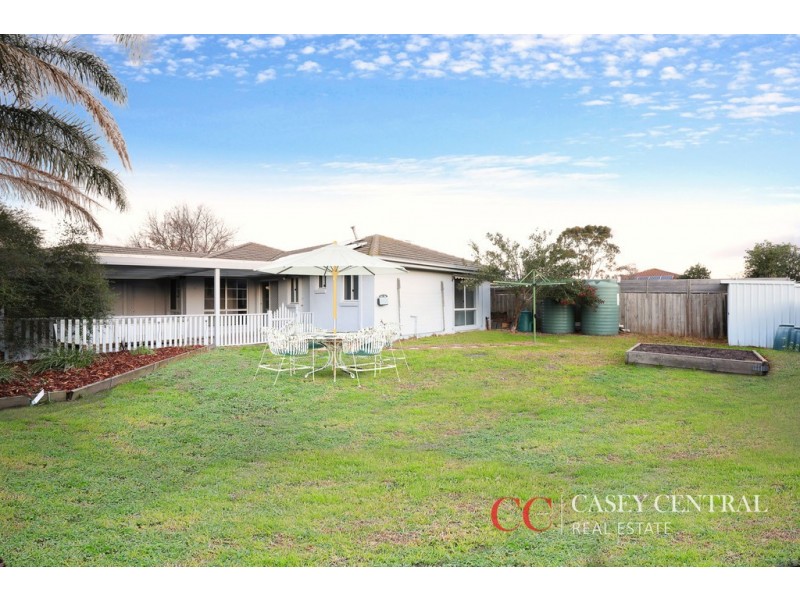 5 Samantha Crescent, Cranbourne North VIC 3977