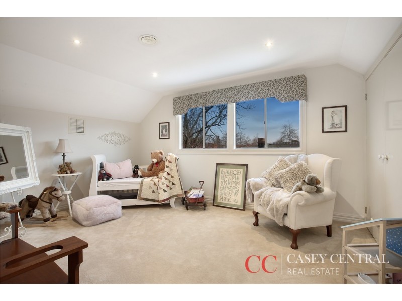 4 Galloway Drive, Narre Warren South VIC 3805