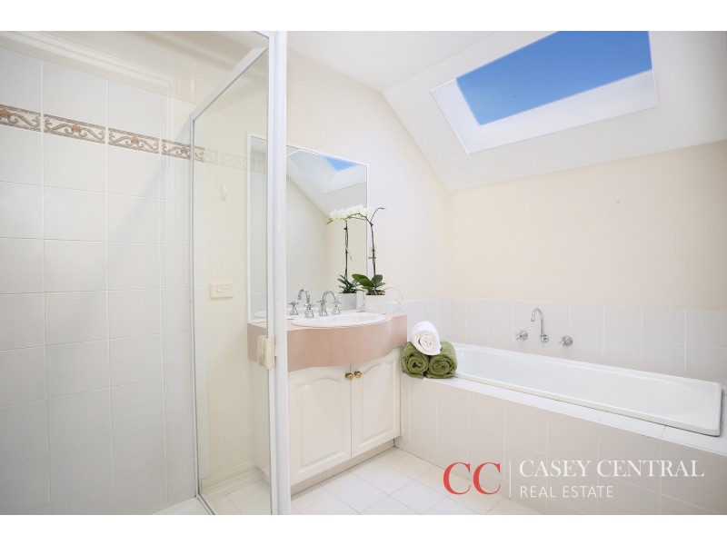 4 Galloway Drive, Narre Warren South VIC 3805