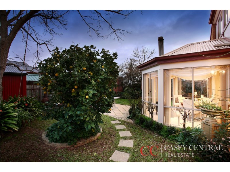 4 Galloway Drive, Narre Warren South VIC 3805