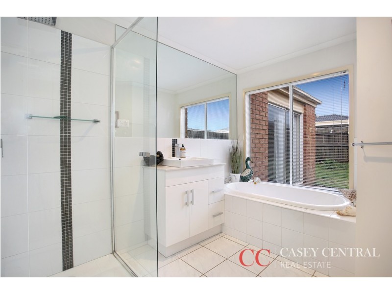 5 Cromford Crescent, Narre Warren South VIC 3805
