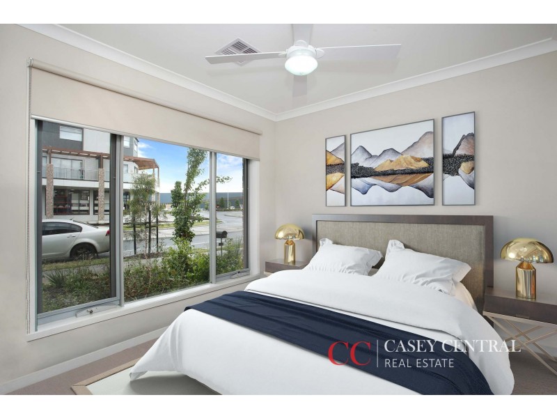 Unit 6, 10-20S Mickleham Drive, Cranbourne North VIC 3977