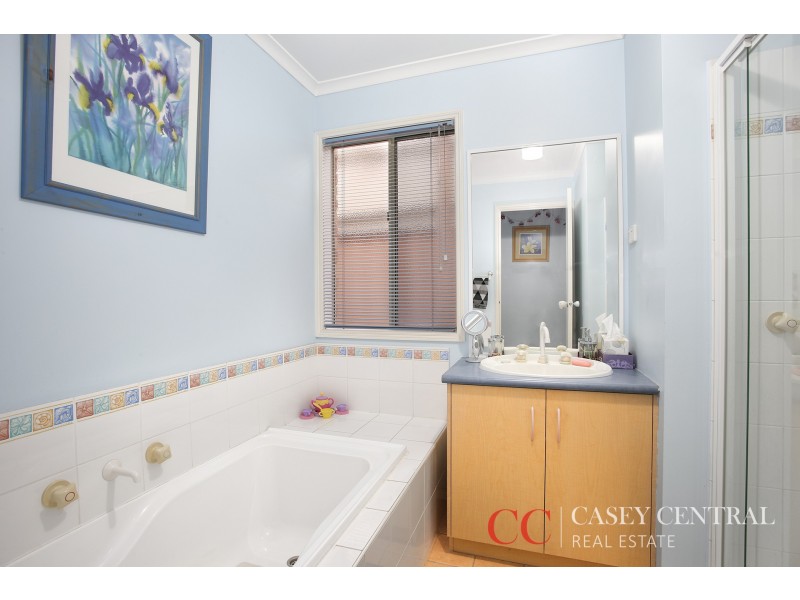 11 Exeter Place, Narre Warren South VIC 3805