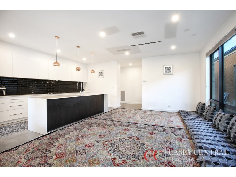 54 Karawarra Circuit, Cranbourne North VIC 3977