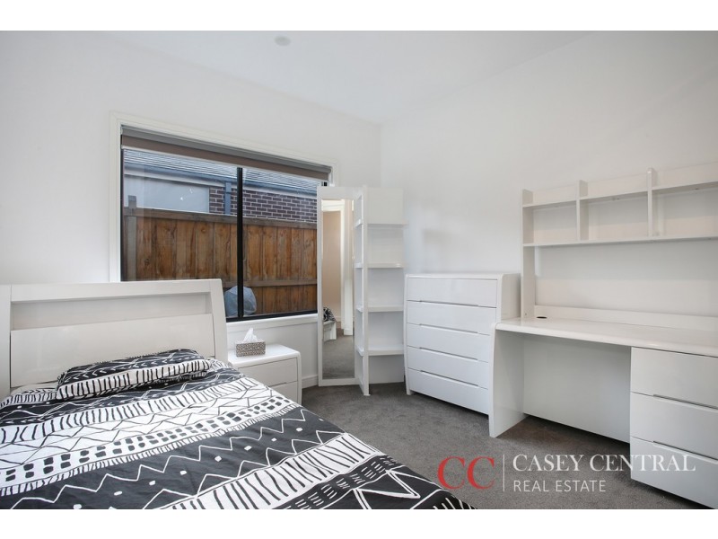 54 Karawarra Circuit, Cranbourne North VIC 3977