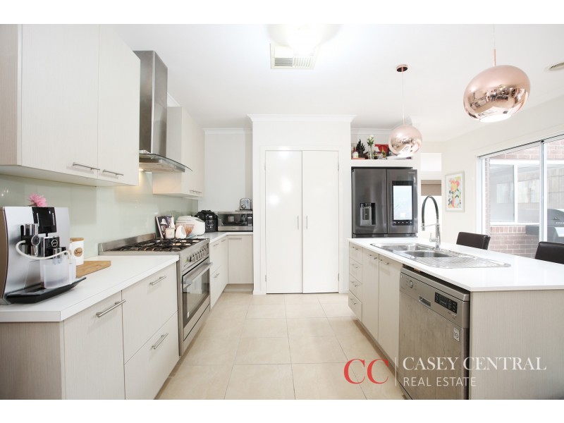 2 Pimpernel Place, Cranbourne North VIC 3977