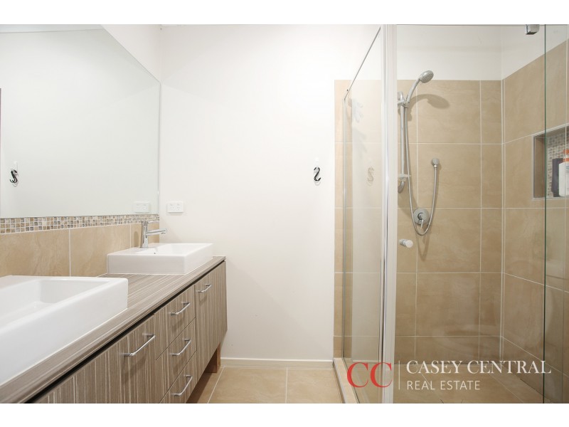 2 Pimpernel Place, Cranbourne North VIC 3977