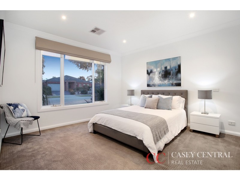 34 Mannavue Boulevard, Cranbourne North VIC 3977