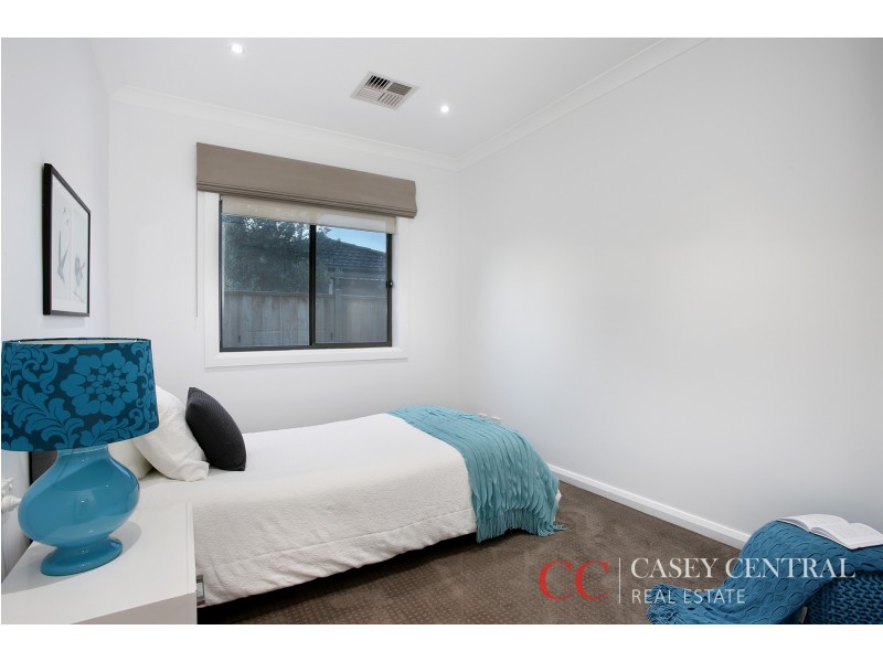 34 Mannavue Boulevard, Cranbourne North VIC 3977