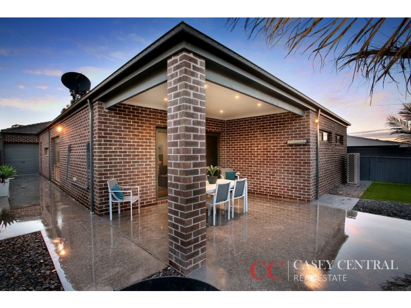 34 Mannavue Boulevard, Cranbourne North VIC 3977