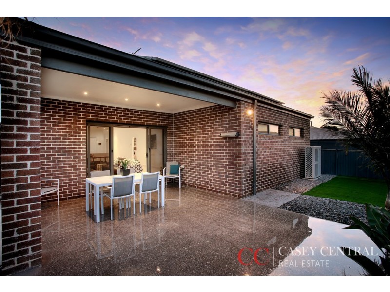 34 Mannavue Boulevard, Cranbourne North VIC 3977
