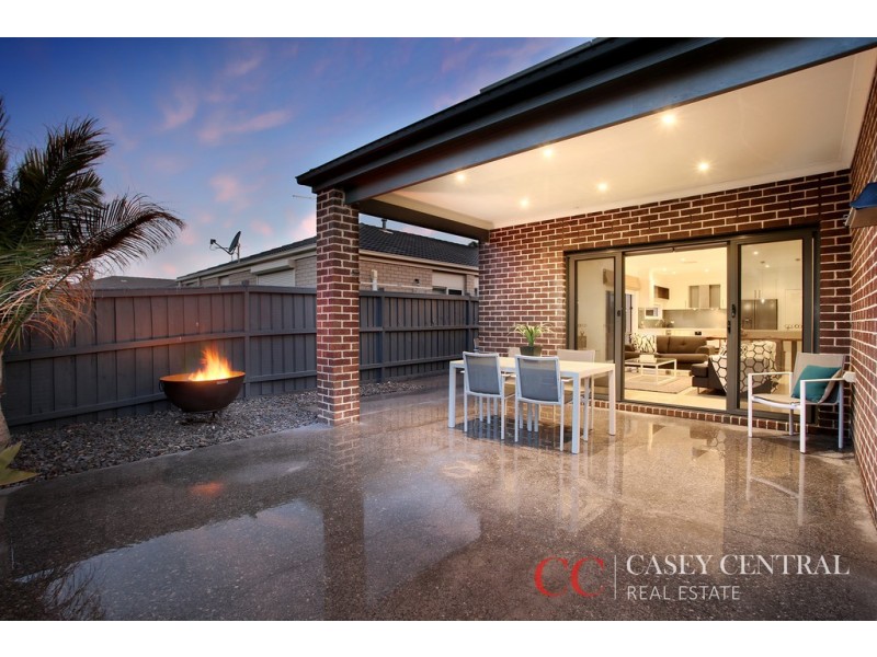 34 Mannavue Boulevard, Cranbourne North VIC 3977