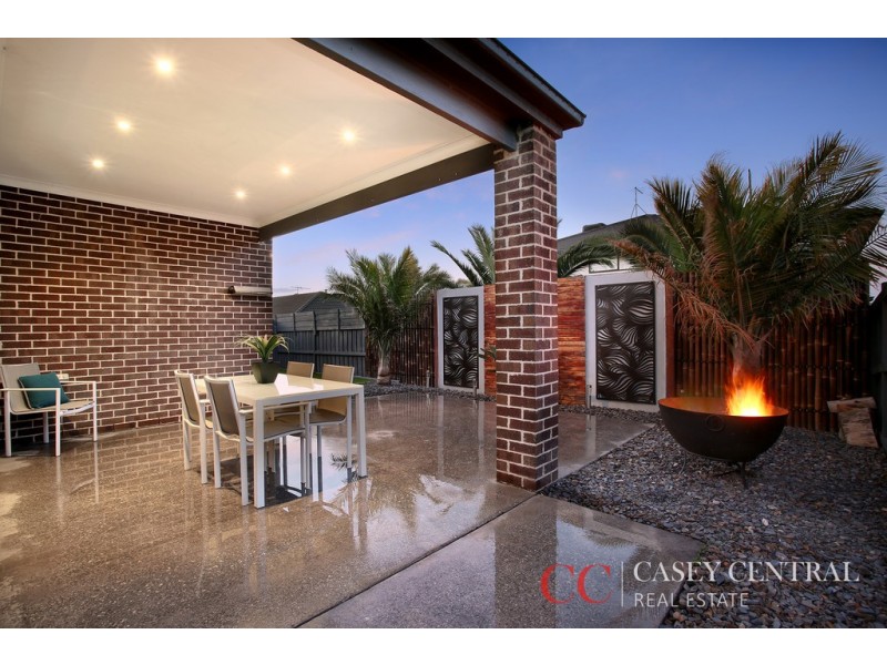 34 Mannavue Boulevard, Cranbourne North VIC 3977