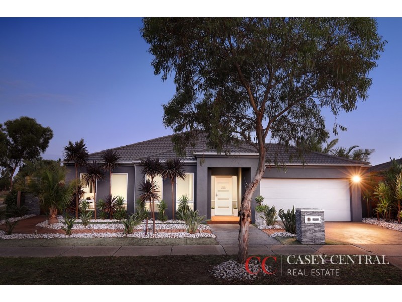 12 Perry Circuit, Cranbourne North VIC 3977