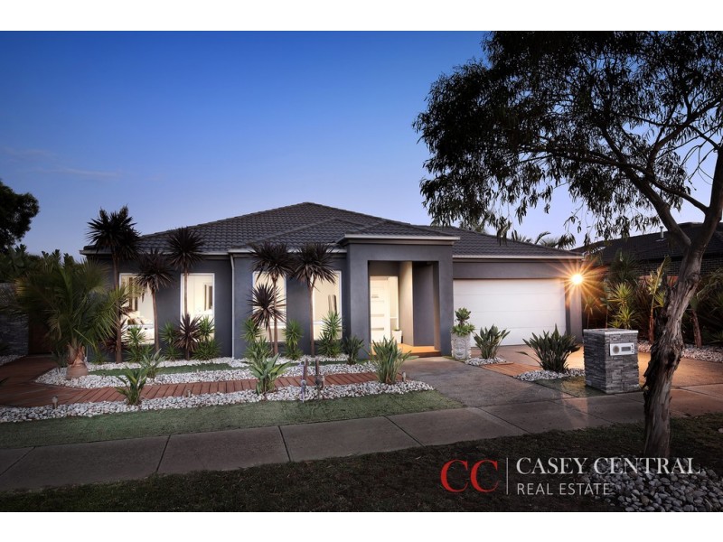 12 Perry Circuit, Cranbourne North VIC 3977