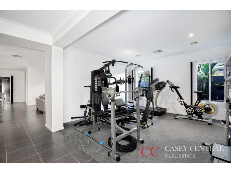 12 Perry Circuit, Cranbourne North VIC 3977