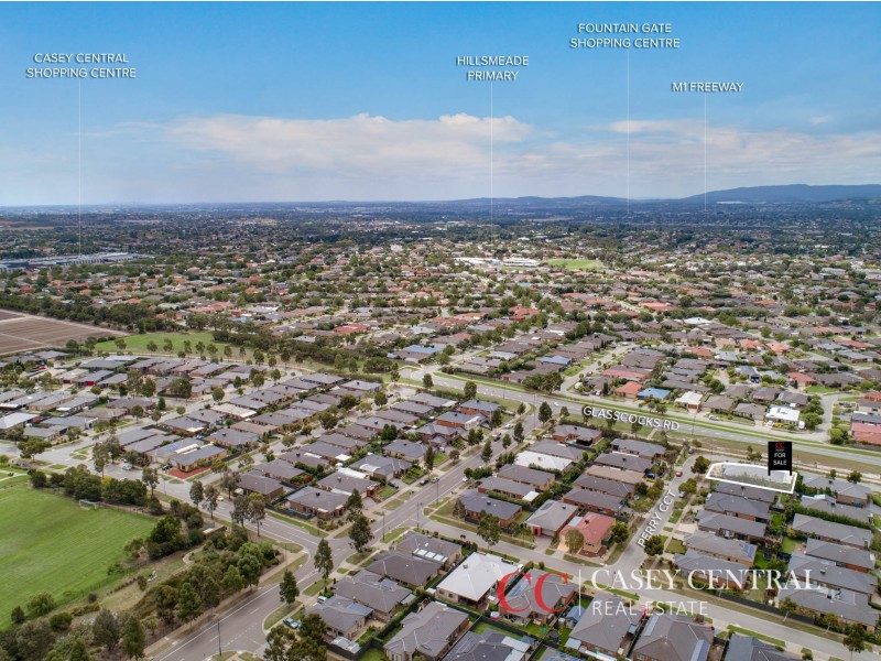 12 Perry Circuit, Cranbourne North VIC 3977