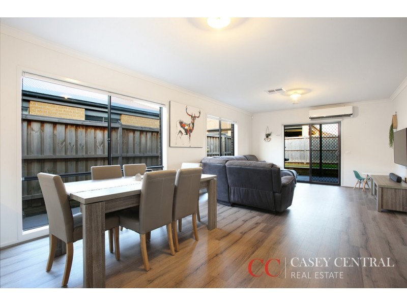 11 Lindwall Drive, Cranbourne West VIC 3977