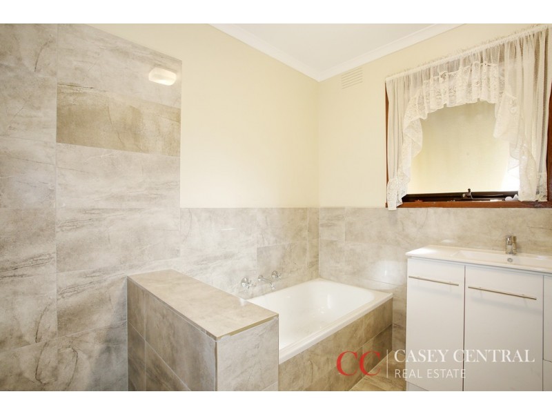 2 Bunurong Place, Cranbourne VIC 3977